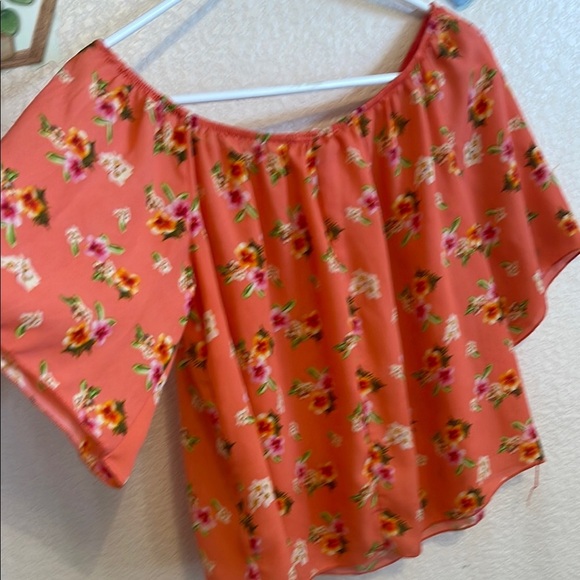 Floral Off-Shoulder Top - Picture 3 of 4